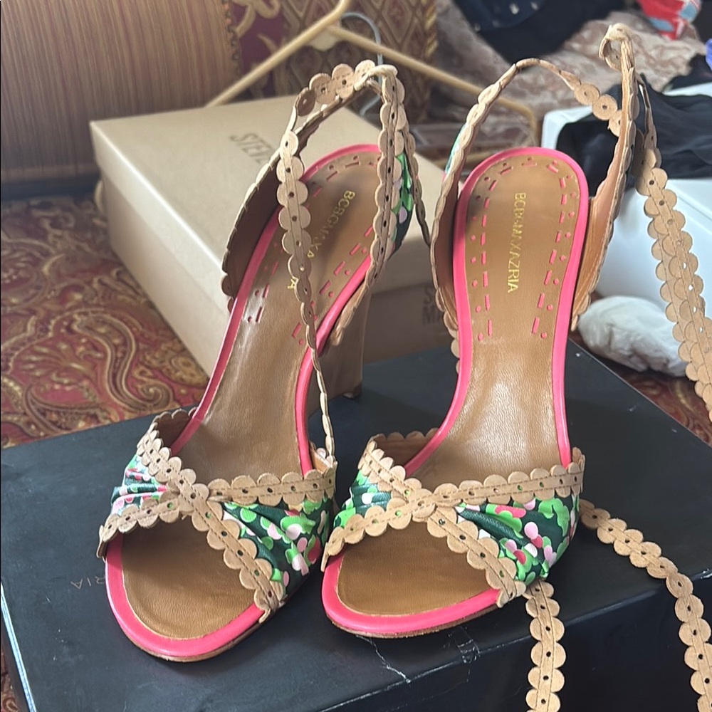Elegant Brown and Green High Heels with Stiletto Style